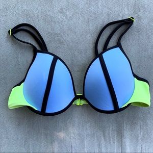 💚Pink By Victoria’s Secret bathing suit Top💚